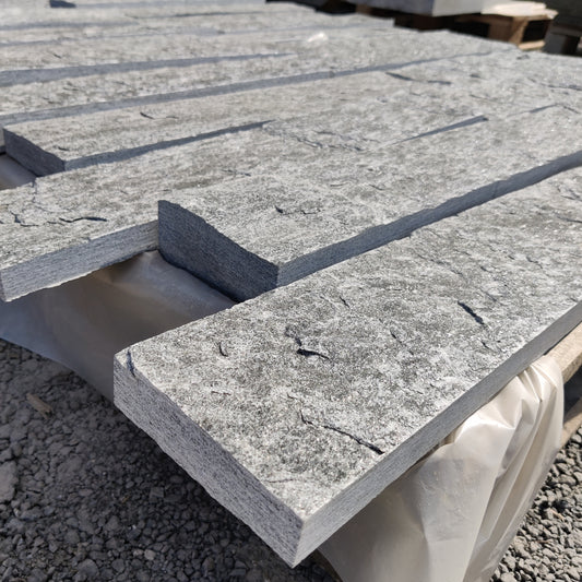 Bandes clivé pour sols et revêtements en granit Maggia - 20 m²