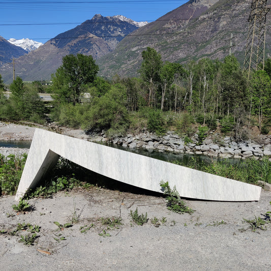 Elemento sagomato in marmo Cristallina Green Ondulato