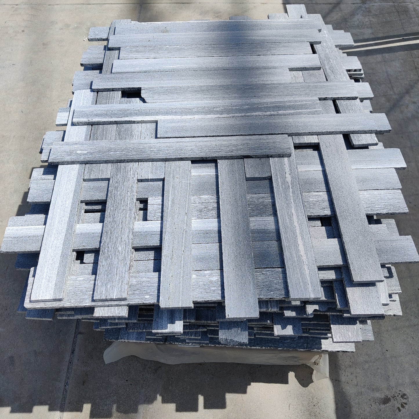 Listelli da Rivestimento in granito Maggia Wild - SP 1.2-1.5 cm - 20 mq