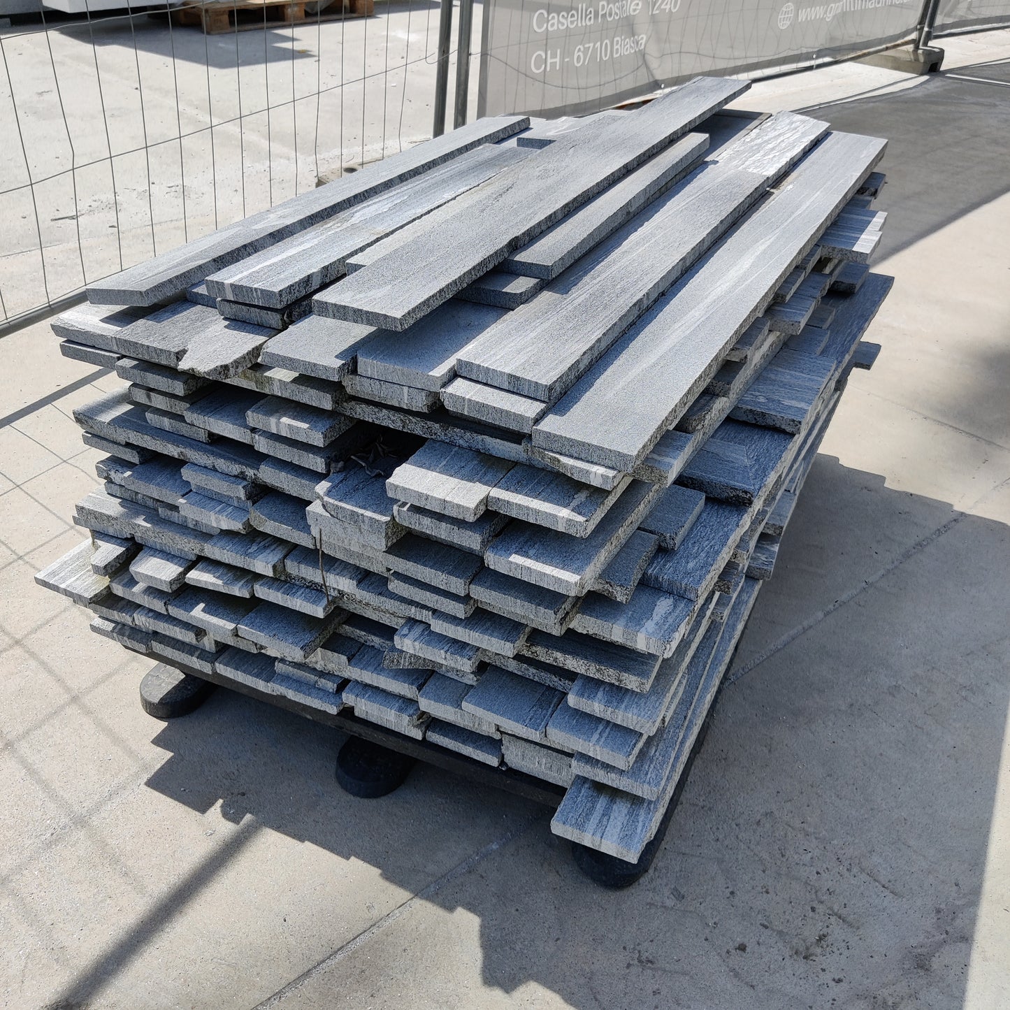 Bandes de sol/mur en granit Maggia Wild - SP 1-2 - 20 m²