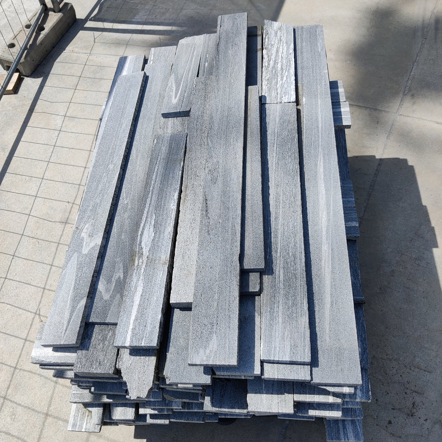 Bandes de sol/mur en granit Maggia Wild - SP 1-2 - 20 m²