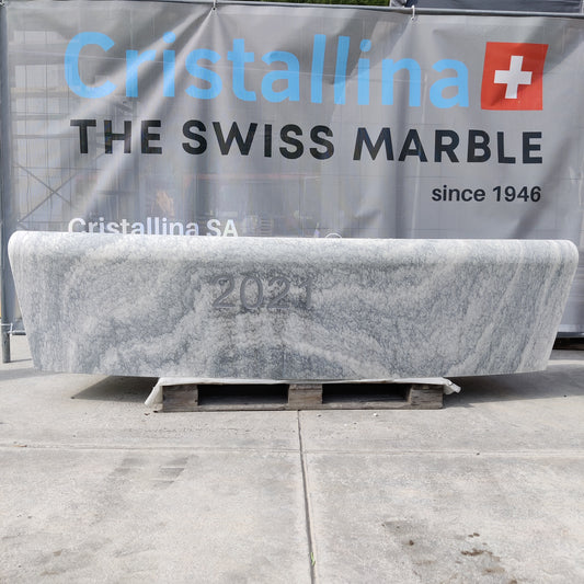 Elemento sagomato in marmo Cristallina Green Ondulato con incisione 2021