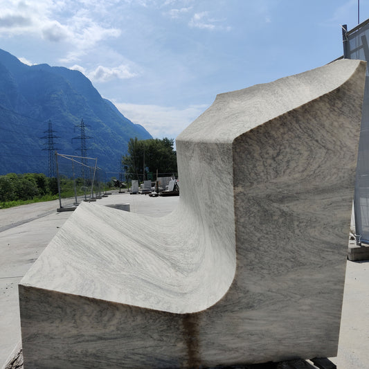 Elemento sagomato in marmo Cristallina Green Ondulato