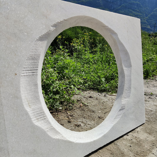 Lastra con foro in marmo Cristallina White Venato