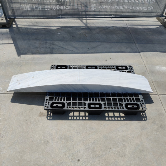 Elemento sagomato in marmo Cristallina White Striato