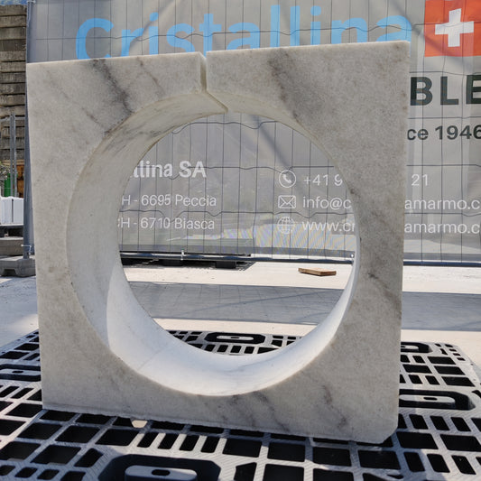 Parallelepipedo con foro in Cristallina White Venato