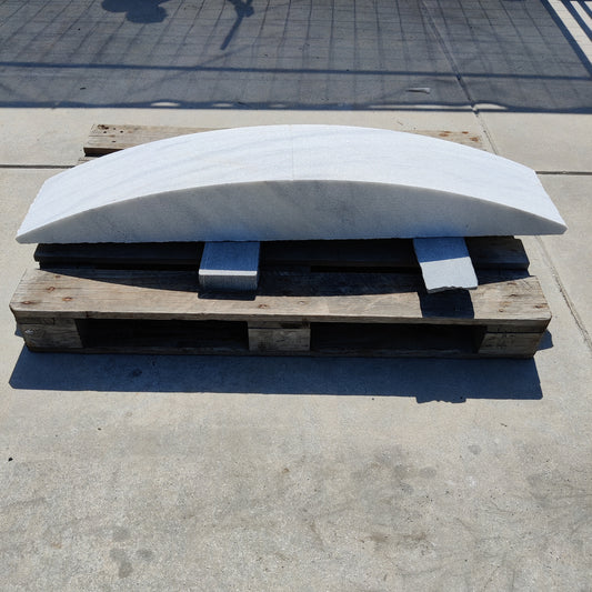 Elemento sagomato in marmo Cristallina White Striato