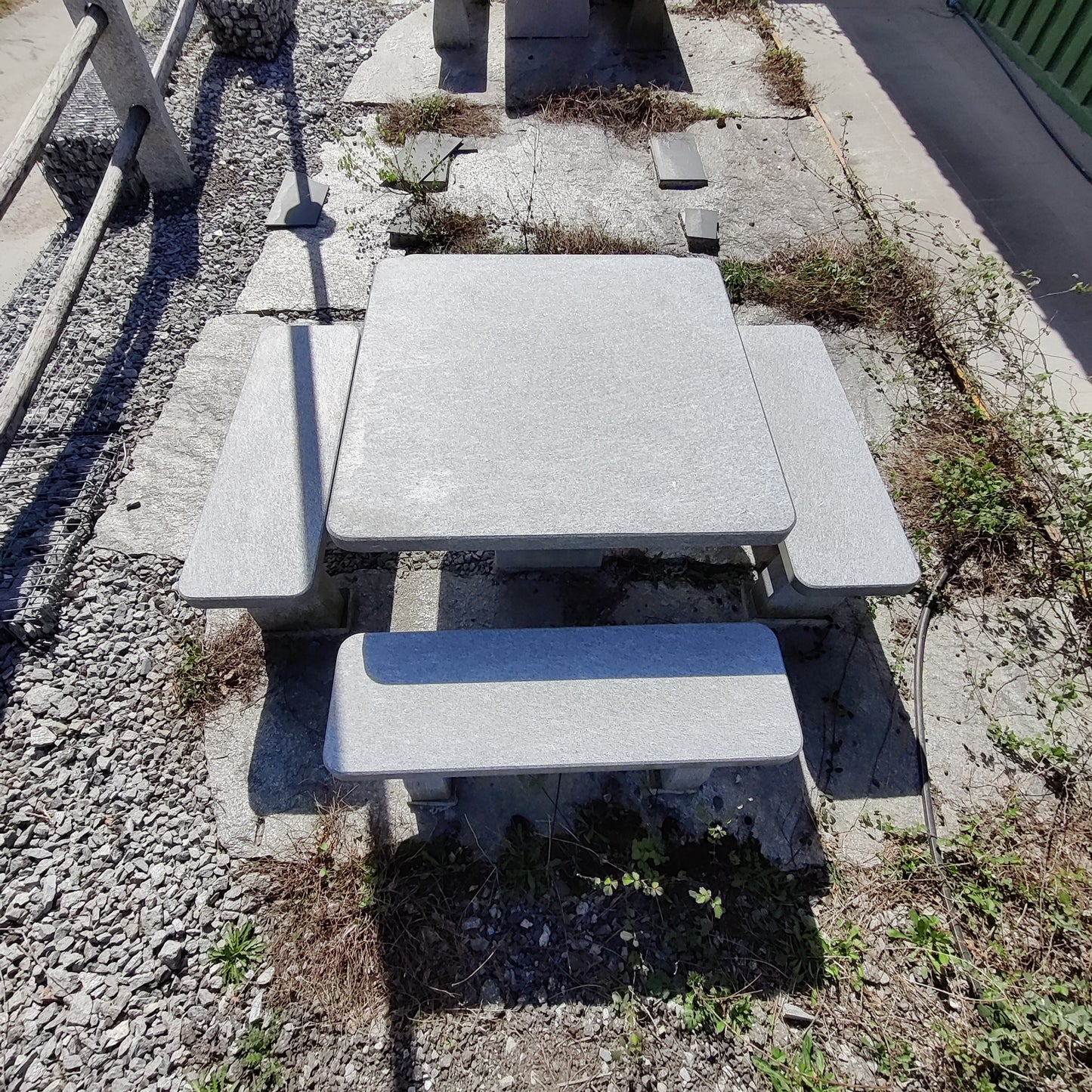 Square table set with 4 benches