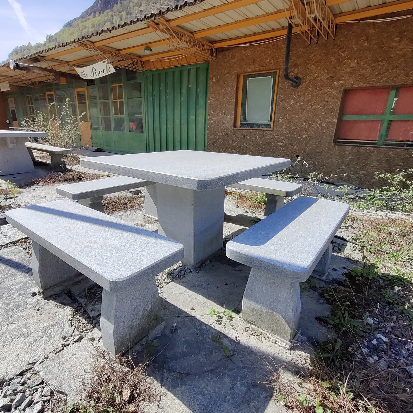 Square table set with 4 benches