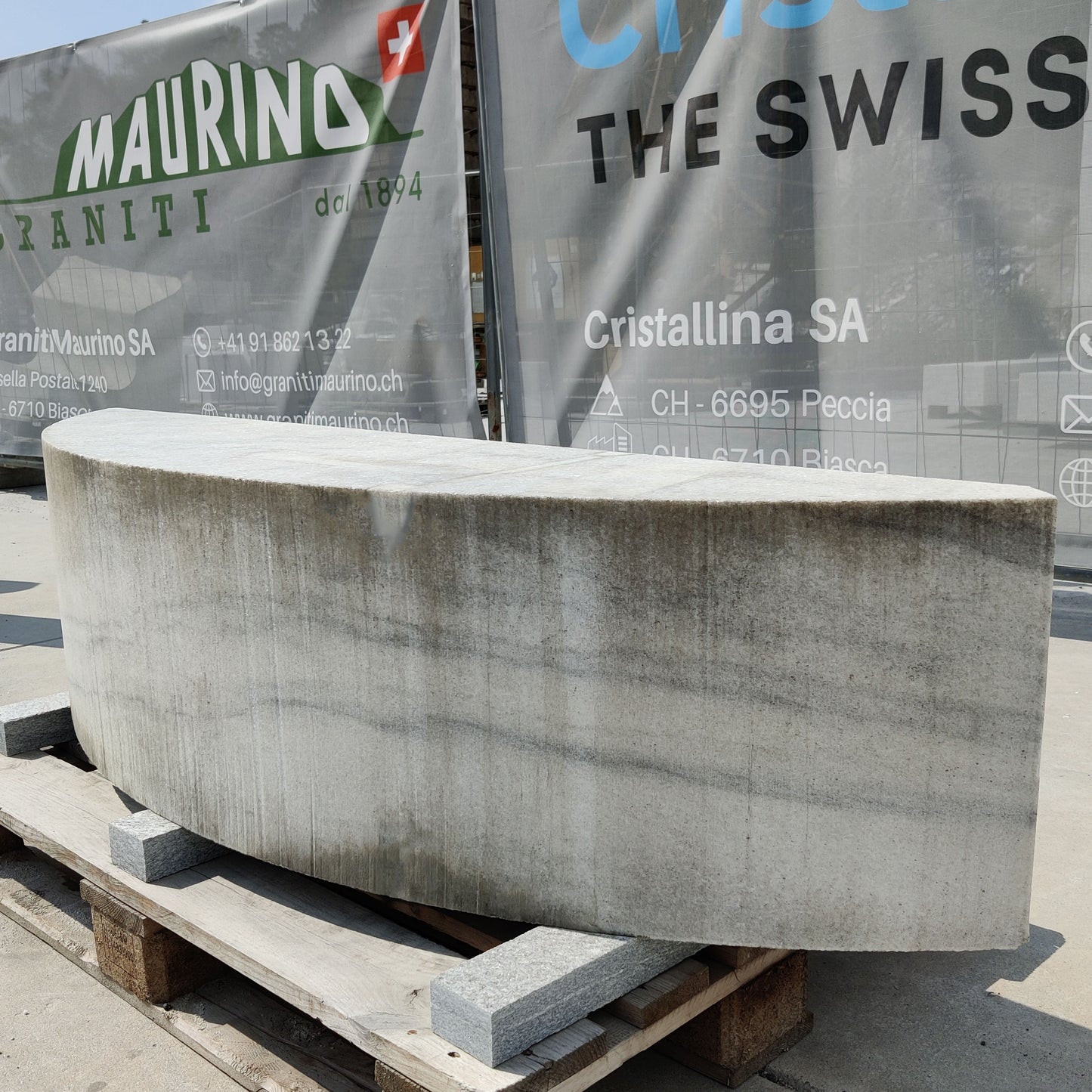Elemento sagomato in marmo Cristallina White Striato