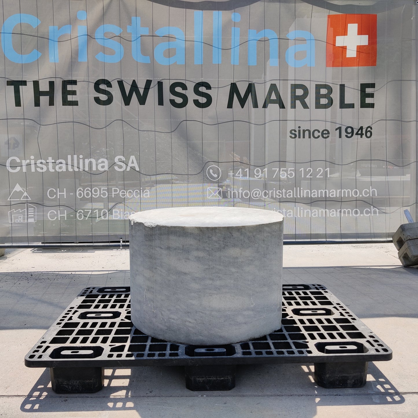 Piedistallo tondo in marmo Cristallina Arabescato