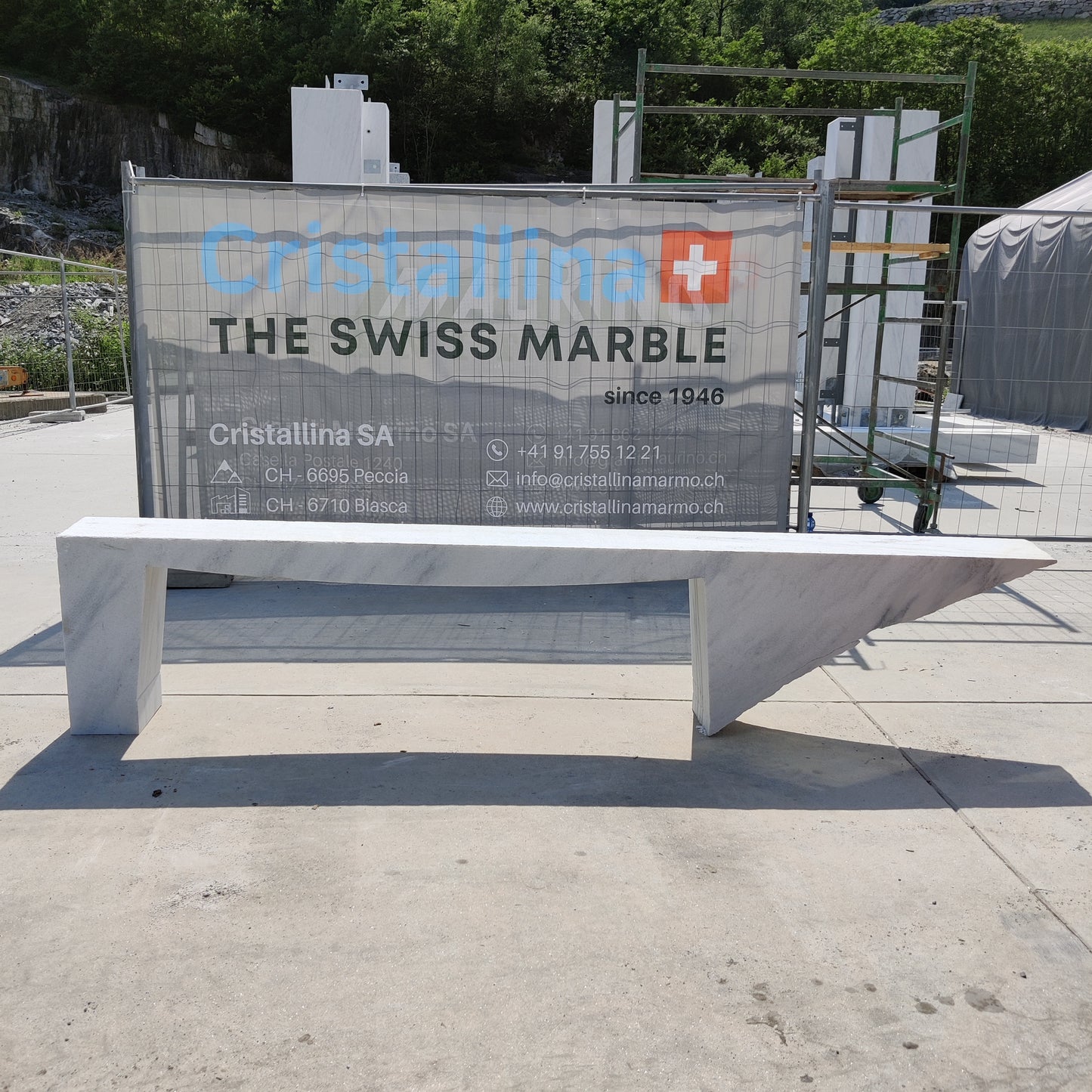 Shaped element in marble Cristallina White Venato