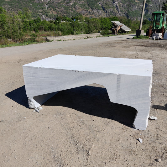 Shaped element in marble Cristallina Green Ondulato