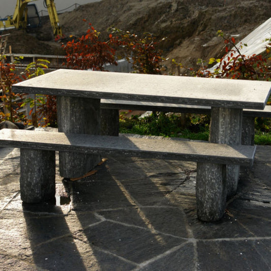 Set tavolo e panchine in granito ticinese modello LUGANO